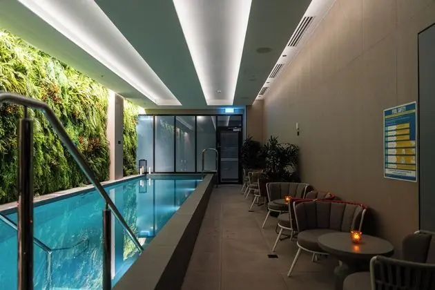 Vibe Hotel Melbourne - Havuz