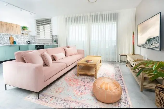 Vibrant Achziv Apartment