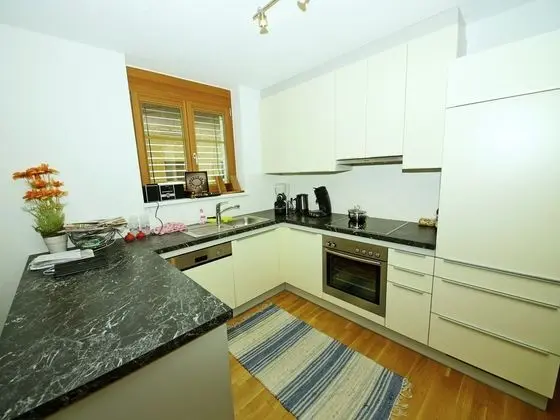 Vibrant Apartment near Ski Slopes in Brand - Mutfak
