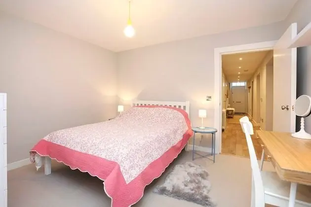 Vibrant City Centre 2-bed Apt.