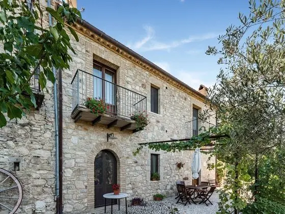 Vibrant Cottage near Lake in Bomba - Dış Mekan