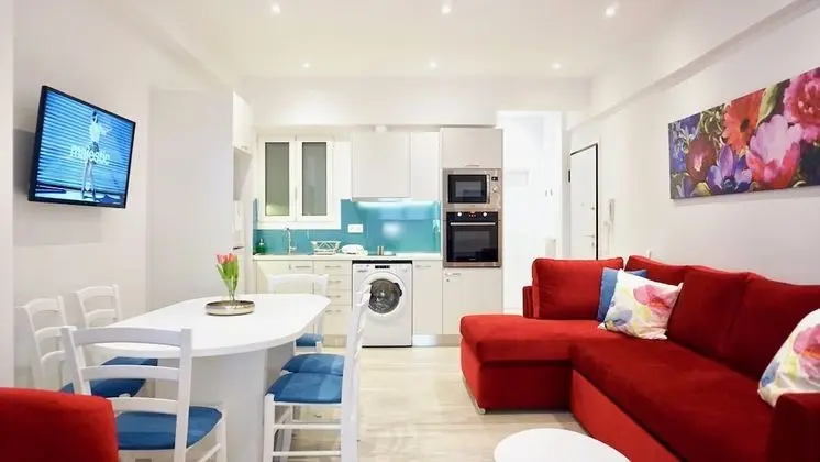 Vibrant & Cozy Apt in Athens