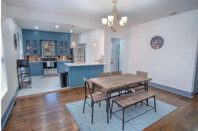 Vibrant Fully Gated 2br/2ba 4 Mins From Downtown - Yerinde Yemek