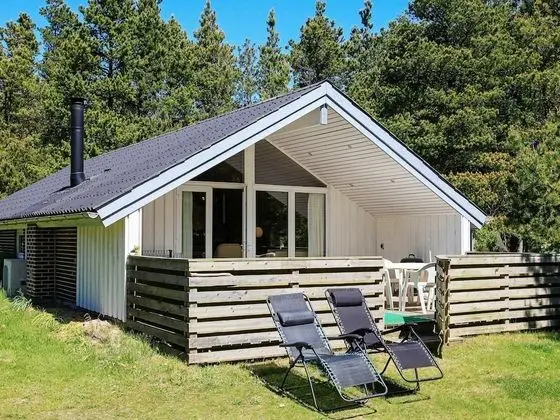 Vibrant Holiday Home in Blåvand near Sea