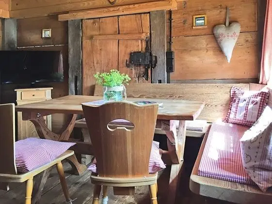 Vibrant Holiday Home in Reinerzau With Sauna - Yerinde Yemek