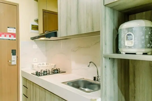 Vibrant and Nice Studio Apartment at B Residence - Mutfak