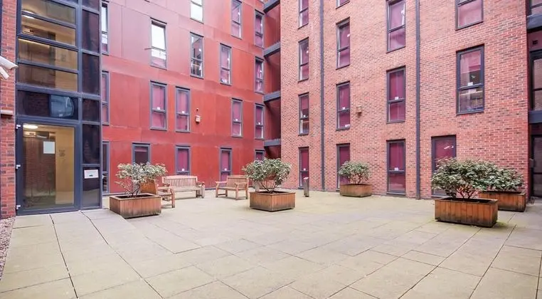 Vibrant Rooms-SHEFFIELD