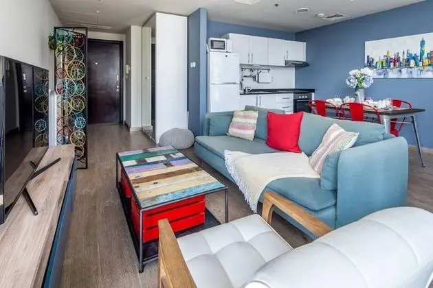 Vibrant Studio in Dubai Marina - Near Metro & Tram