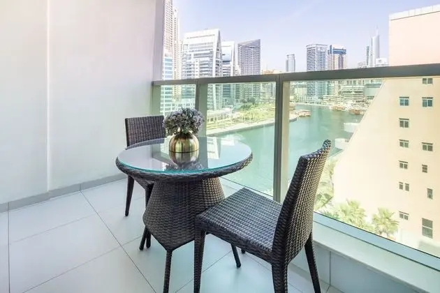 Vibrant & Ultramodern 1BR Apartment - Dubai Marina - İç Mekan