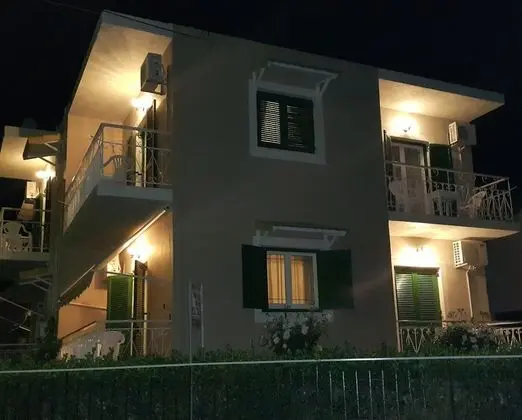 Vicky's Guesthouse - Dış Mekan