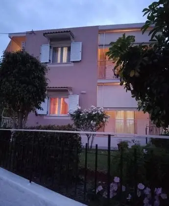 Vicky's Guesthouse - Dış Mekan