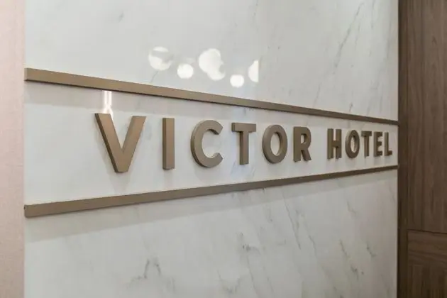 The Victor - Lobi