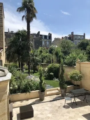Villa Victor Louis - Dış Mekan