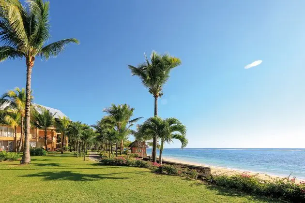 Victoria Beachcomber Resort & Spa
