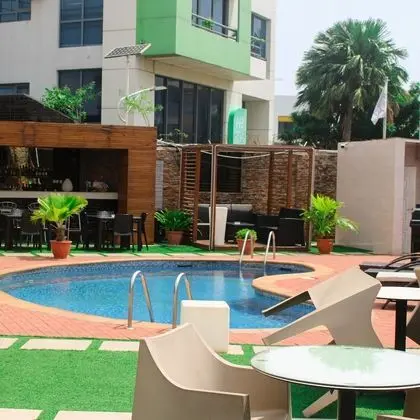 Victoria Crown Plaza Hotel