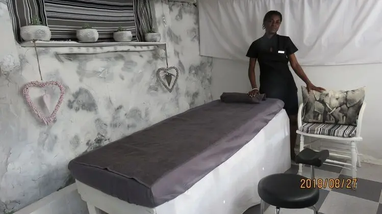 Victoria Falls Backpackers - Spa