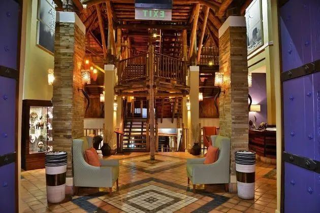 Victoria Falls Safari Suites - Lobi