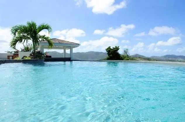 Victoria by Island Properties Online - Havuz