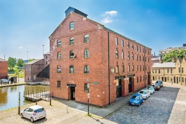 Victoria Quays Loft Apt - Free Parking