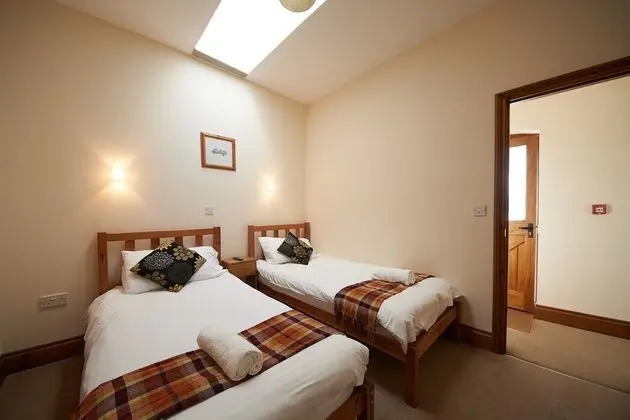 The Victorian Barn self catering holidays with pool & hot tubs - Oda