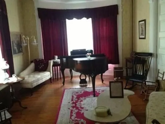 Victorian Charm Inn - Lobi
