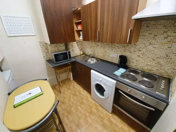 Victorian House 2 Bed 2 Bath Next to Barbican Tube - Mutfak