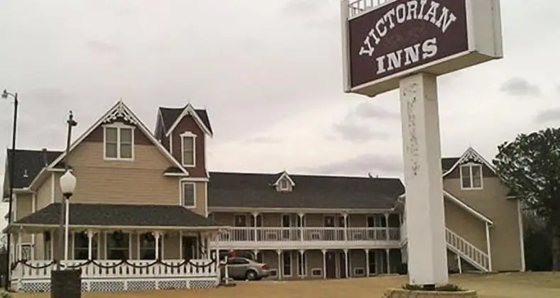 Victorian Inn - 1