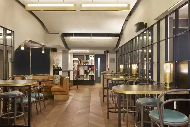 Victory House London - Lobi
