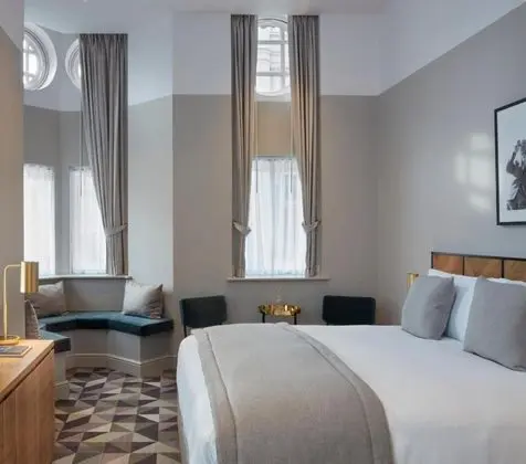 Victory House London - Öne Çıkan Resim