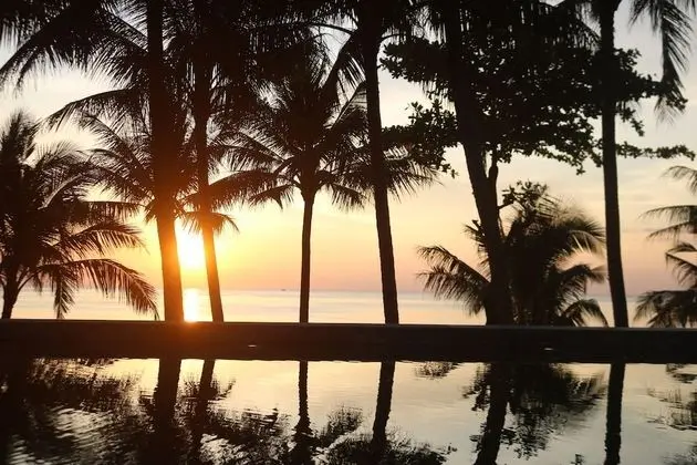 Vida Loca Resort & Sunset Beach