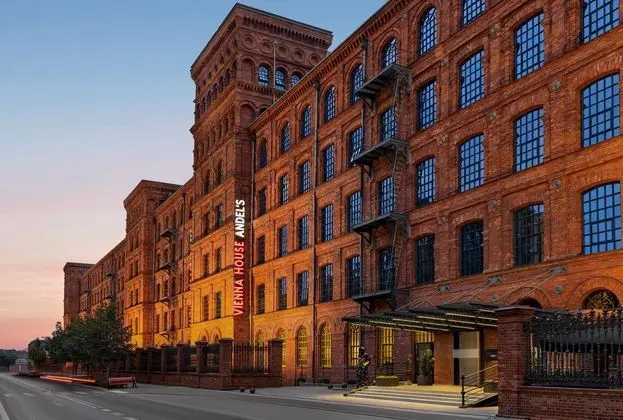 Vienna House Andel's Lodz - Dış Mekan