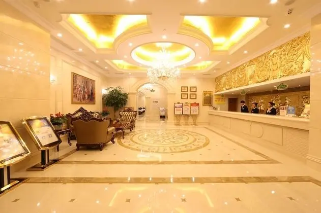 Vienna International Hotel Guangzhou Panyu City Bridge Center International - Lobi