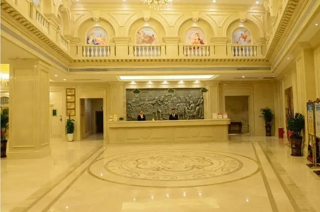 Vienna International Hotel Marine Garden Branch - Lobi