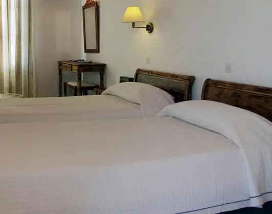 Vienoula's Garden Hotel