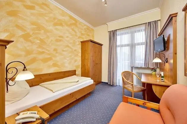 Hotel Vier Jahreszeiten - Oda