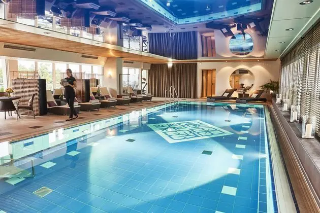 Vier Jahreszeiten Kempinski Munchen - Havuz
