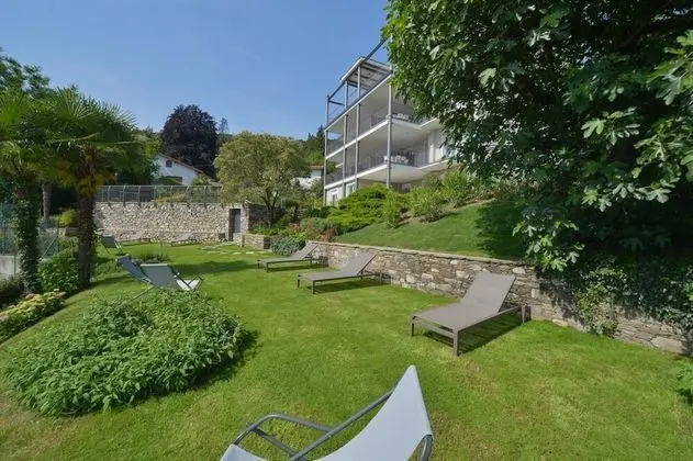 The View - Air Design Apartment With Lake View Terrace and Pool