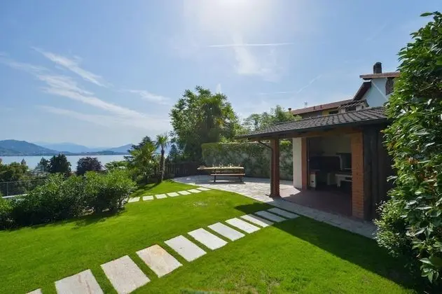 The View - Star Design Apartment With Terrace in Residence With Pool