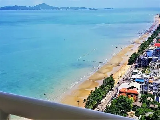 View Talay 8 Large Studio Apartment With sea View Pattaya