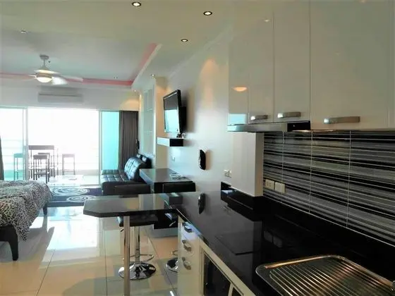 View Talay 8 Large Studio Apartment With sea View Pattaya - Yerinde Yemek