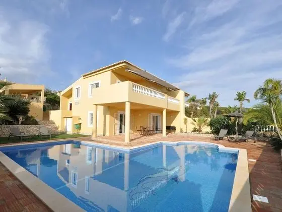 Villa With Views Overlooking the Pool/sea and Meia Praia for a Relaxing Holiday