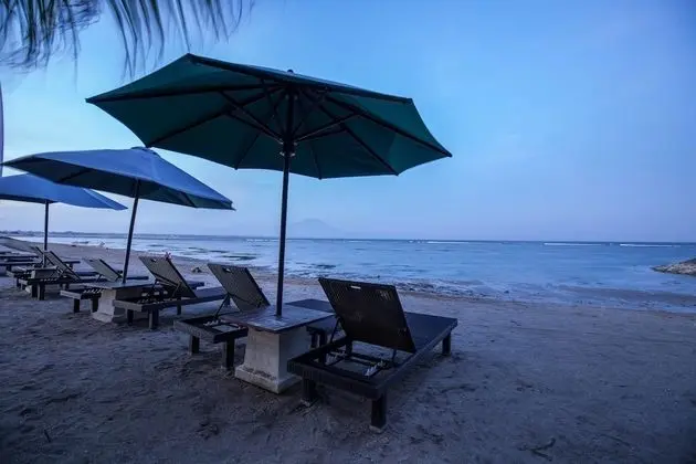 Vila Shanti Beach Hotel - Plaj