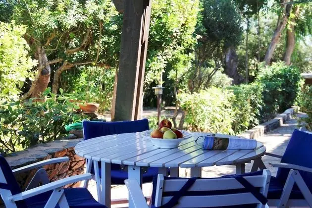 Villino Kenzia 4 Bedrooms Apartment in Stintino