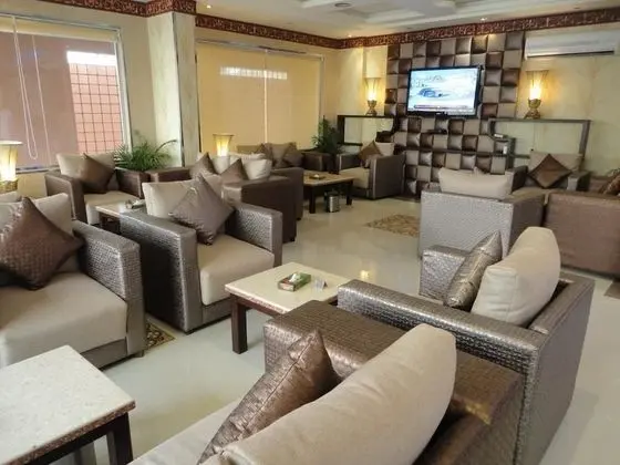 Vinas Apartments - Lobi