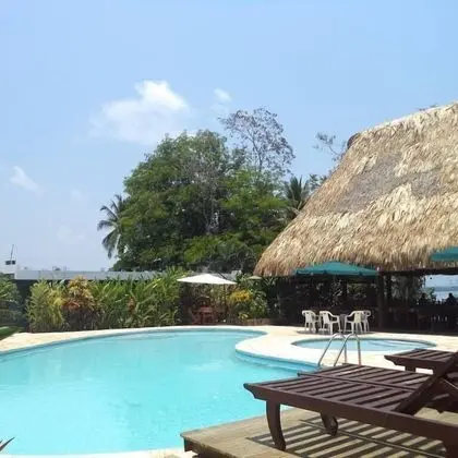 Hotel Viñas del Lago - Havuz
