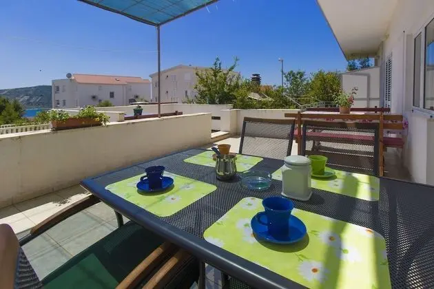 Vince - Free Parking - A2 Plavi