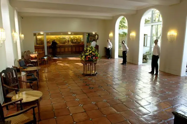 Vineyard Hotel - Lobi