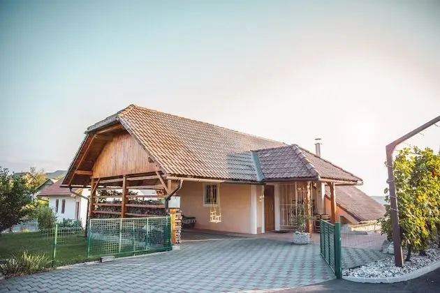 Vineyard Cottage Urban - 1