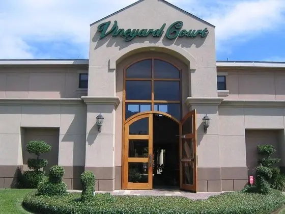 Vineyard Court Designer Suites