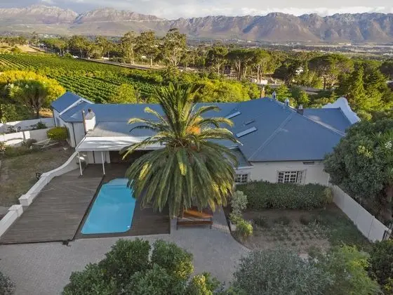 Vineyard Manor @ 13 Vines